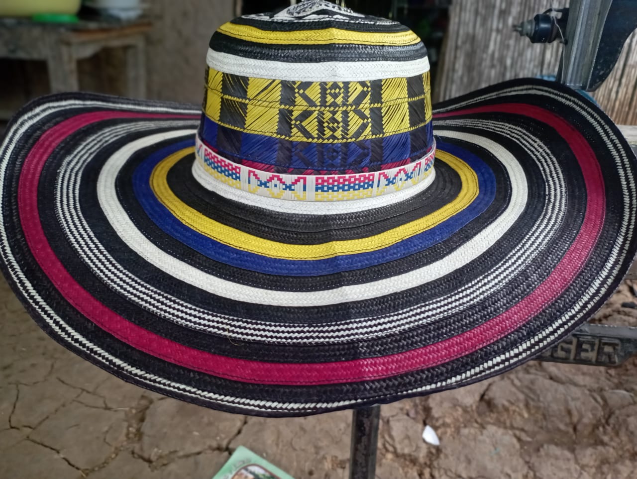 Colombian Vueltiao Sombreros and Hats - Colombian Vueltiao Sombrero in Colors