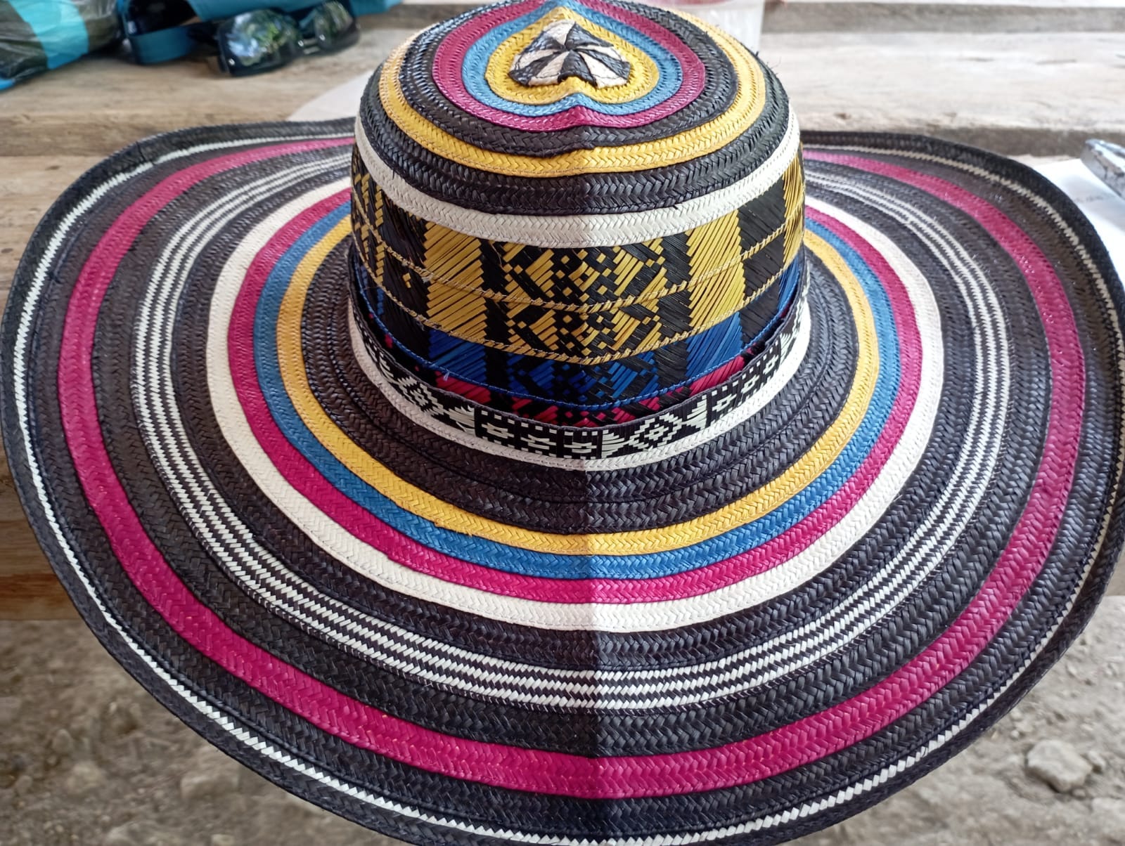 Sombreros Vueltiaos colombianos - Sombrero colombiano Vueltiao Quinciano en Colores