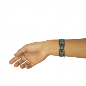 Pulsera chaquira mostacilla colores azul, gris y cafe