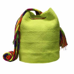 Bolso Mochila Wayuu unicolor verde lima 2 mochila wayuu verde