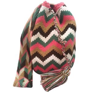 Mochila Wayuu colombiana rosado, beige, verde y negro
