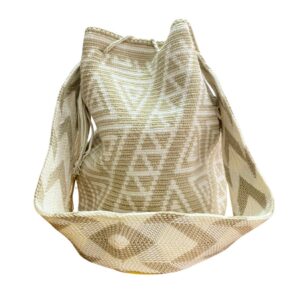 Mochila Wayuu colombiana colores beige y blanco 2 Mochila Wayuu de la Guajira Colombia